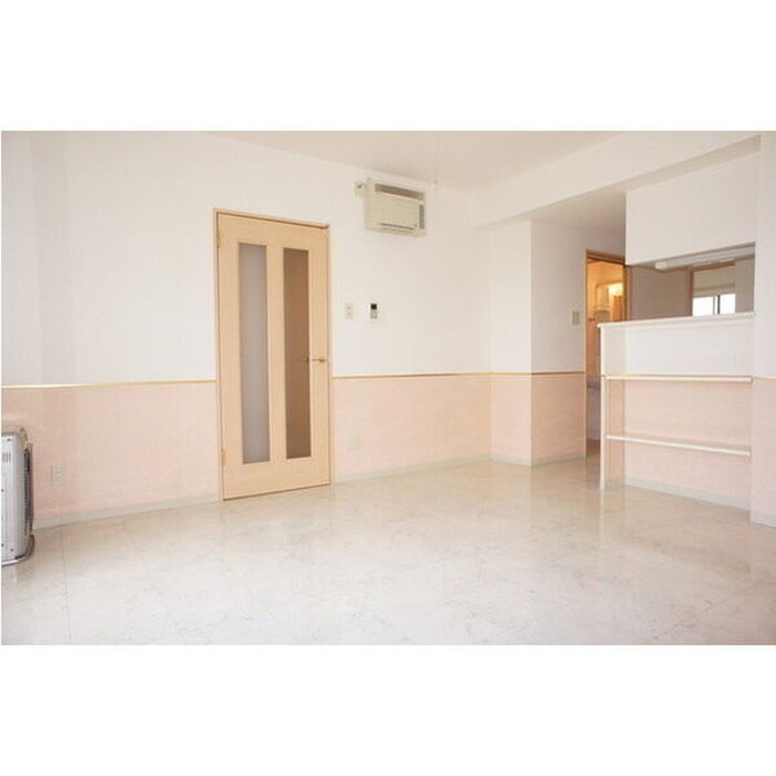 物件内観写真4　(居室)