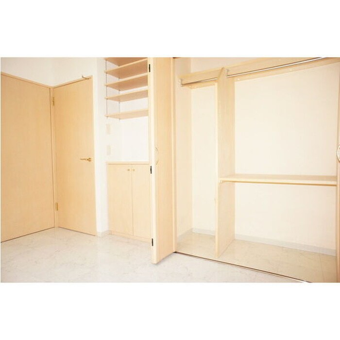 物件内観写真11　(収納)