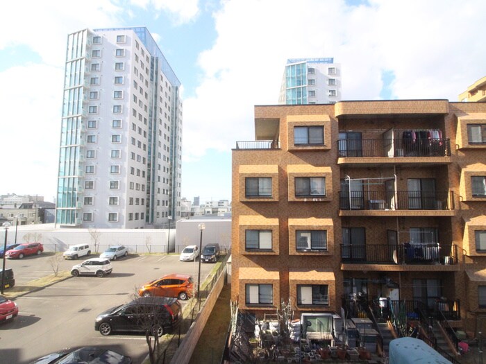 物件内観写真21　(室内からの展望)