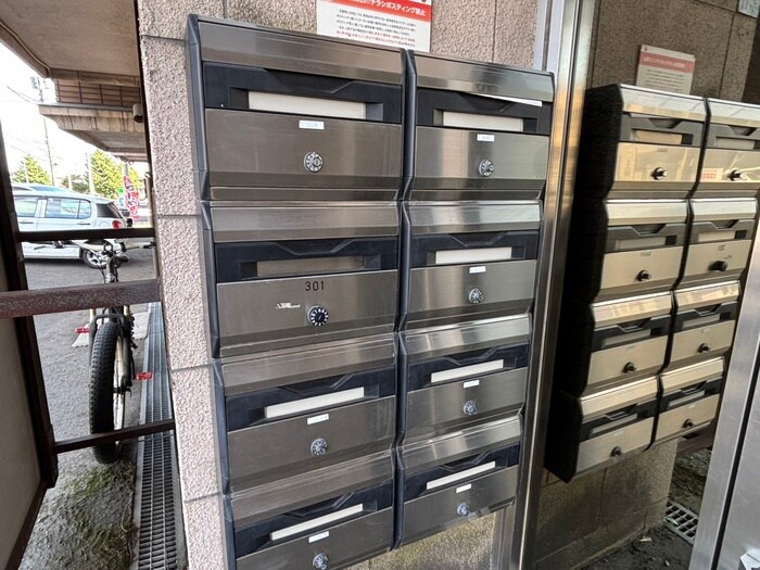 物件外観写真5　(エントランス部分)