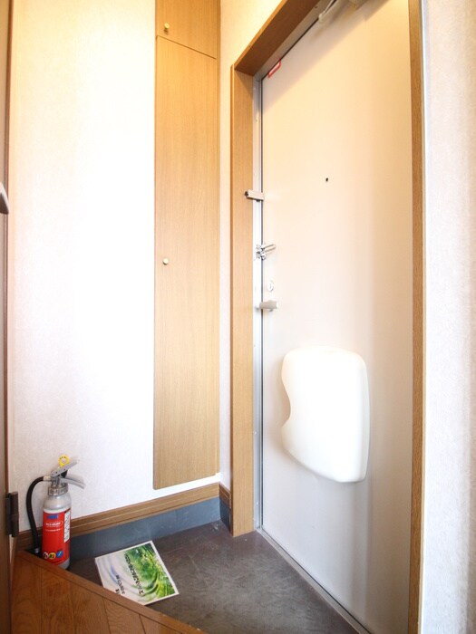 物件内観写真16　(玄関)