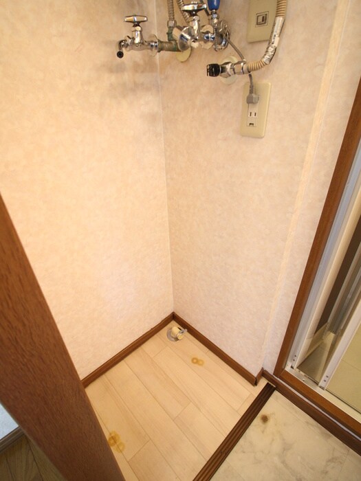 物件内観写真20　(洗濯機置場)