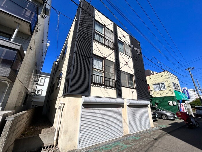 ハイリビング２４の物件外観写真