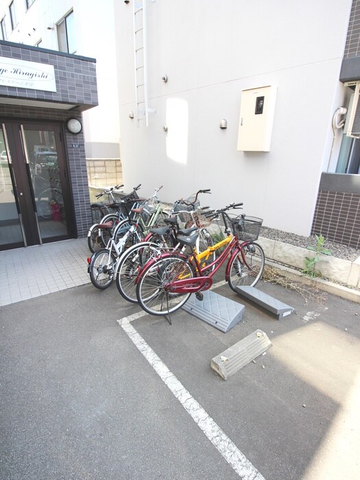 物件外観写真5　(駐輪場)