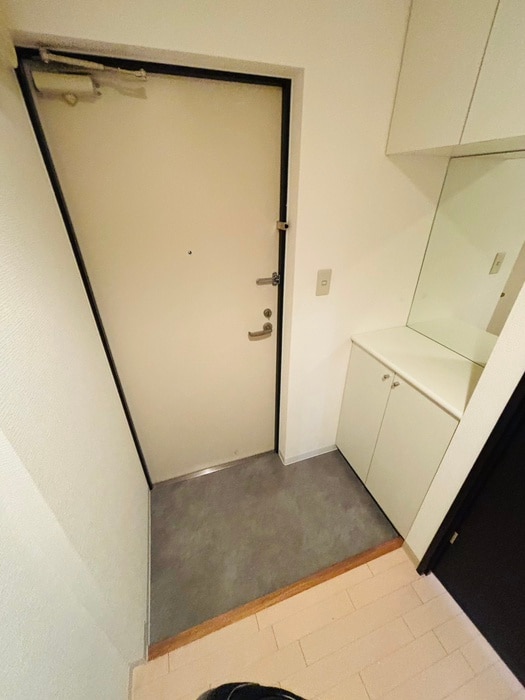 物件内観写真16　(玄関)