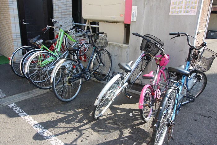 物件外観写真5　(駐輪場)
