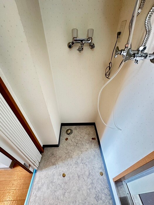 物件内観写真15　(洗濯機置場)