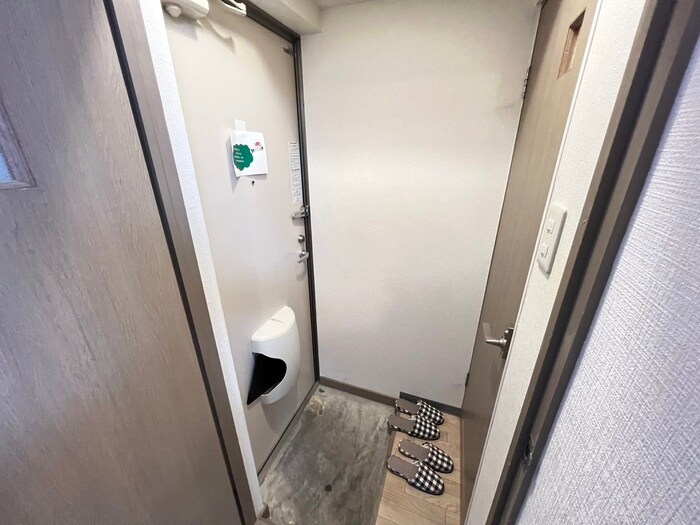 物件内観写真16　(玄関)