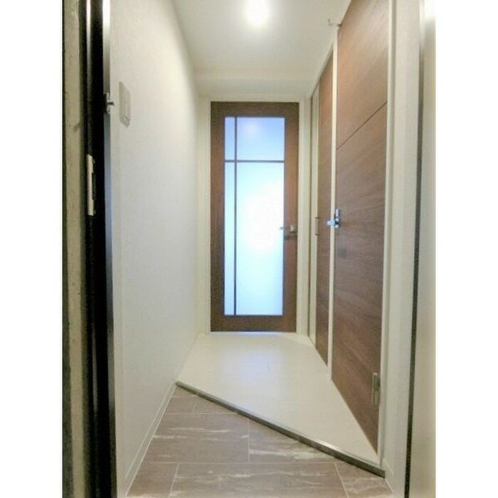 物件内観写真15　(玄関)