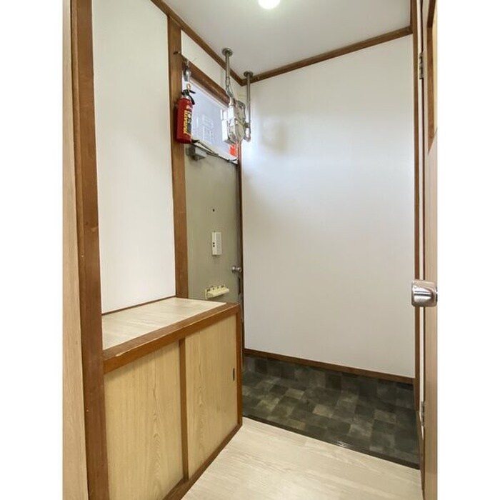 物件内観写真15　(玄関)