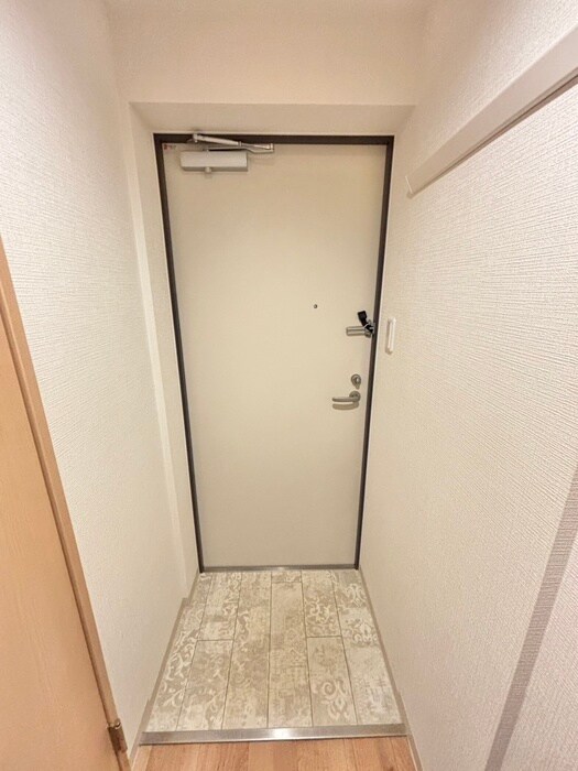 物件内観写真18　(玄関)