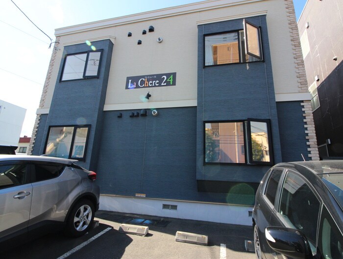 物件外観写真2　(外観写真)