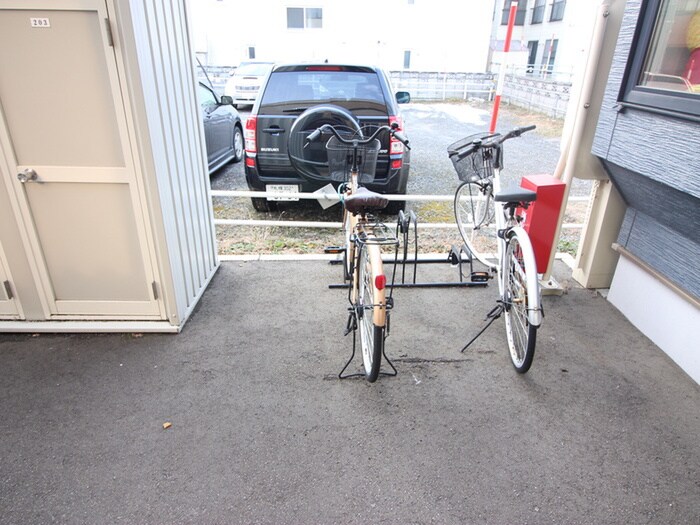 物件外観写真5　(駐輪場)
