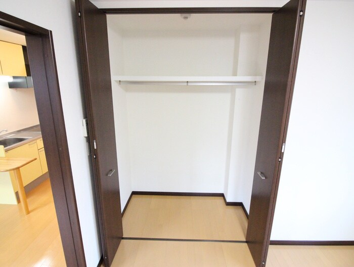 物件内観写真12　(収納)