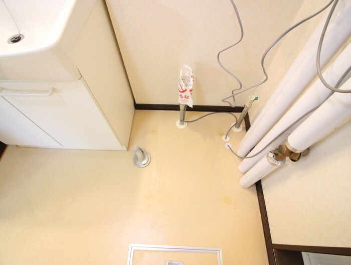 物件内観写真16　(洗濯機置場)