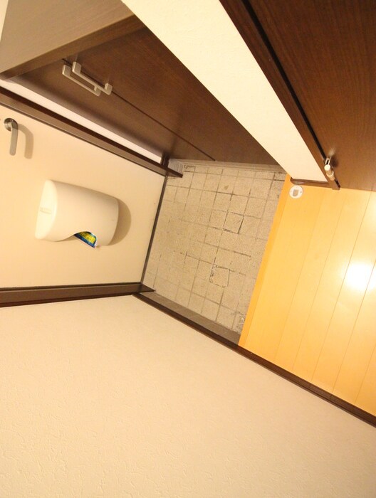 物件内観写真17　(玄関)