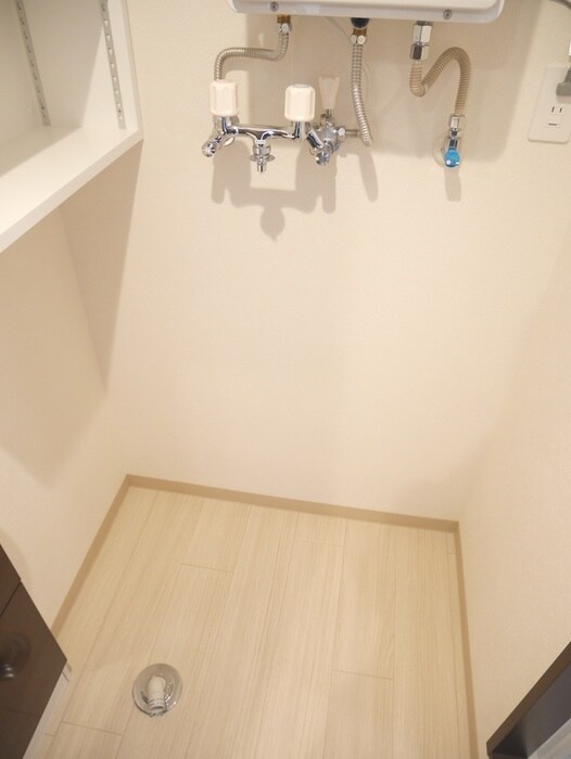 物件内観写真17　(洗濯機置場)
