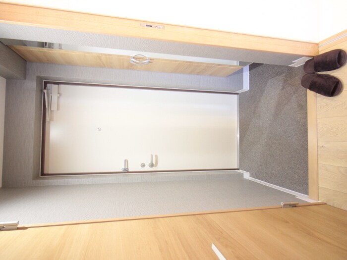 物件内観写真16　(玄関)