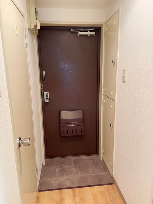 物件内観写真16　(玄関)