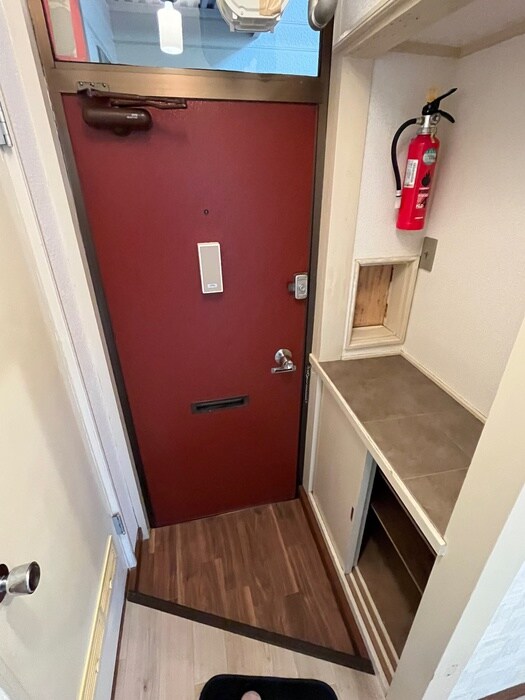 物件内観写真16　(玄関)