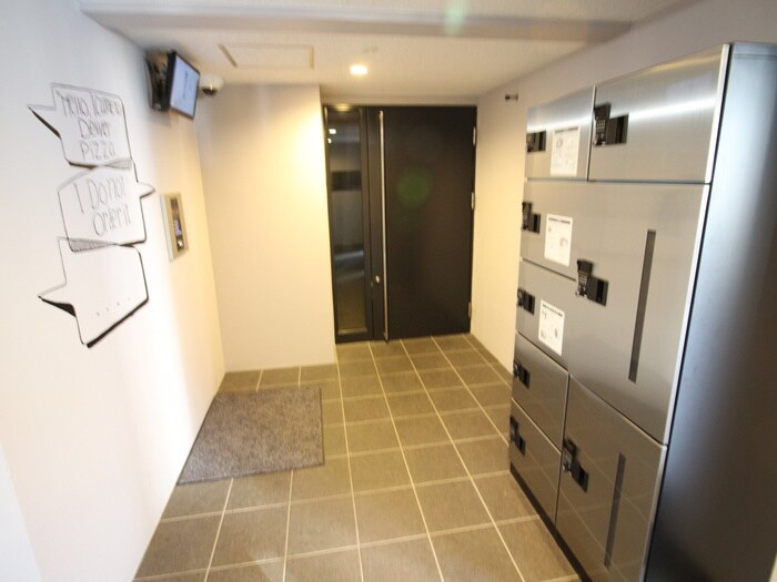 物件外観写真5　(エントランス部分)