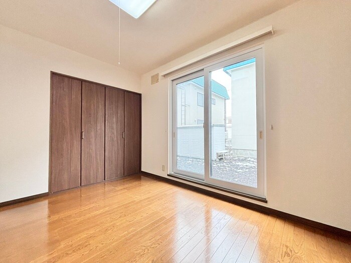 物件内観写真11　(居室)