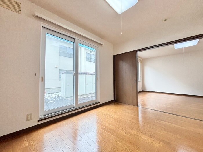 物件内観写真12　(居室)