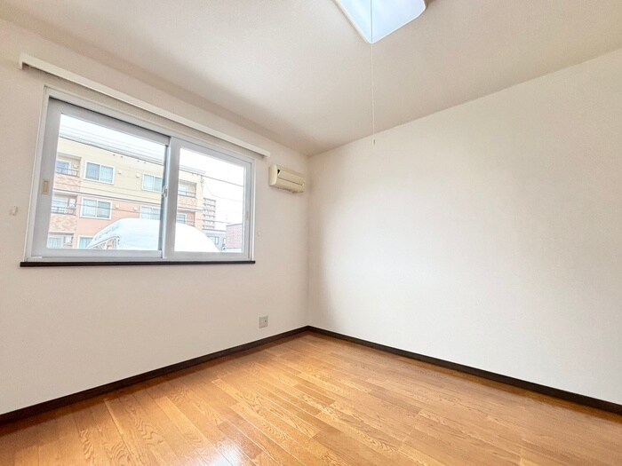 物件内観写真13　(居室)