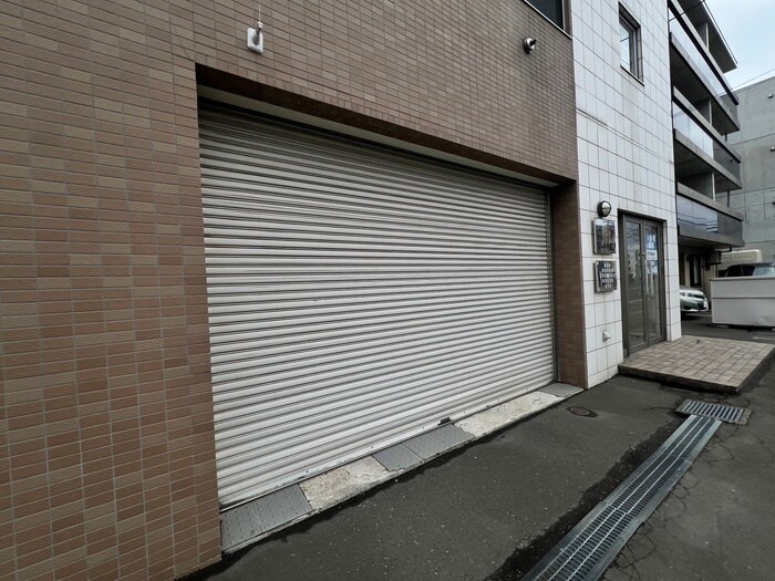 物件外観写真3　(駐車場)