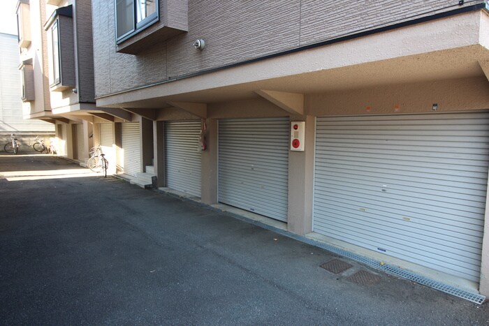 物件外観写真4　(駐車場)