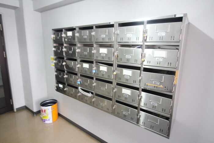 物件外観写真5　(エントランス部分)