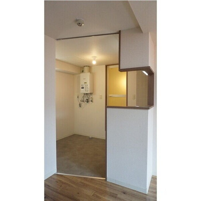 物件内観写真16　(洗濯機置場)