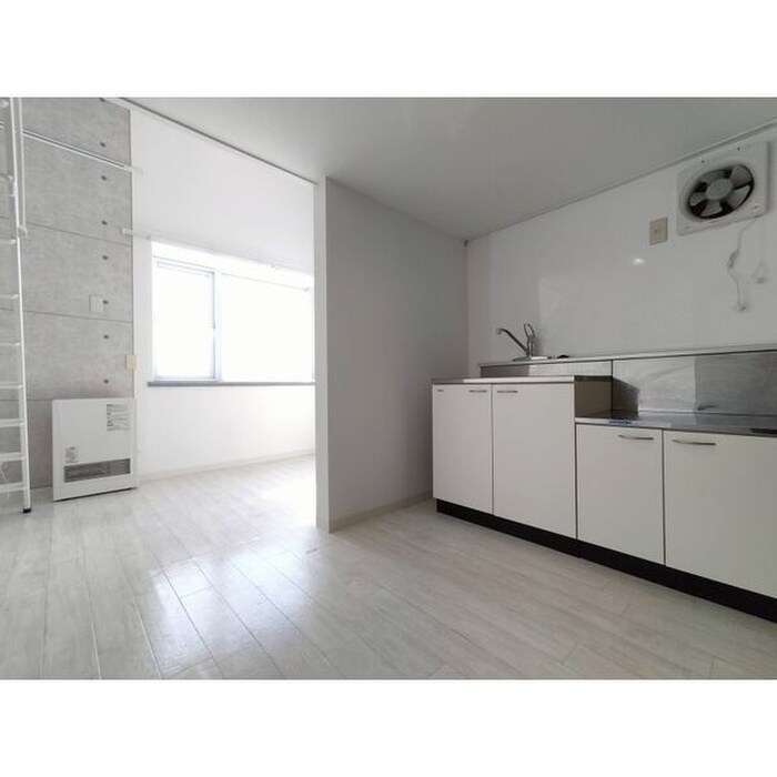 物件内観写真2　(居室)