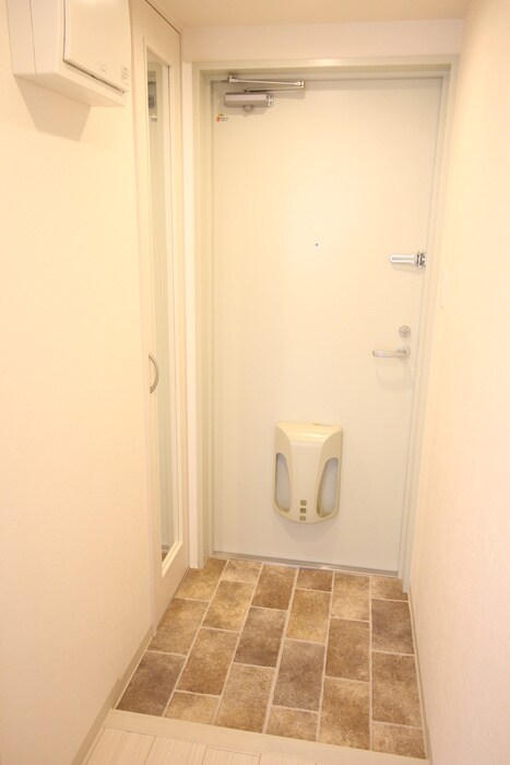 物件内観写真18　(玄関)