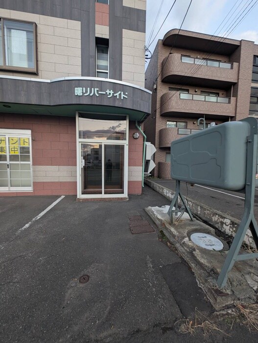 物件外観写真6　(エントランス部分)