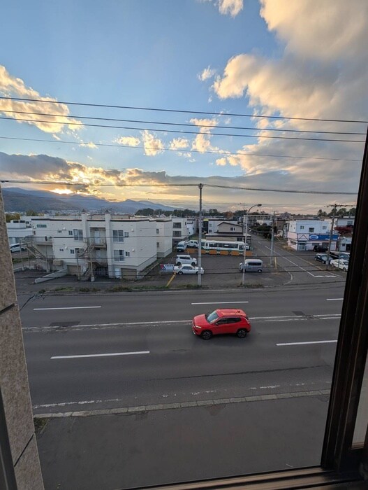 物件内観写真11　(室内からの展望)