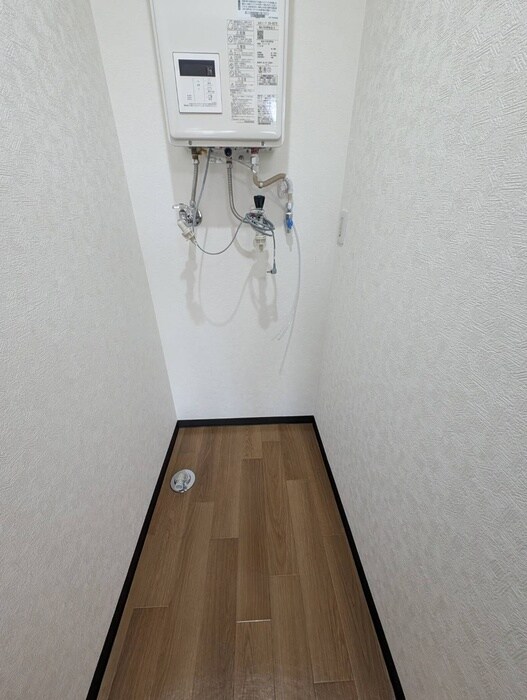 物件内観写真12　(洗濯機置場)