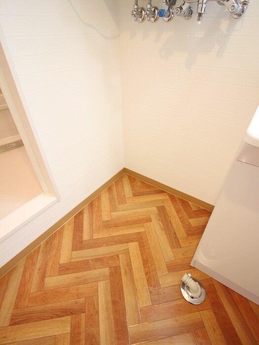 物件内観写真17　(洗濯機置場)