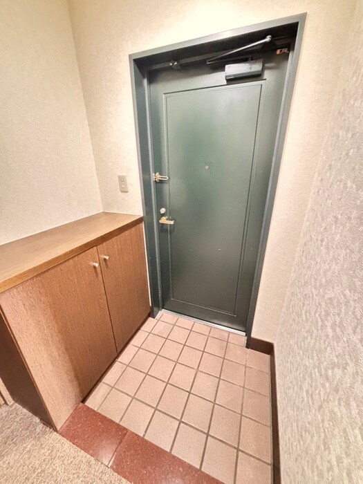 物件内観写真16　(玄関)