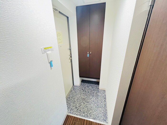 物件内観写真16　(玄関)