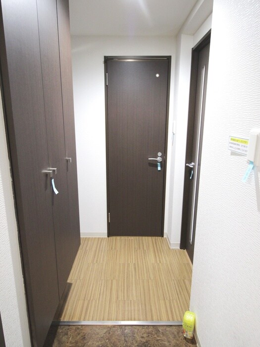 物件内観写真16　(玄関)