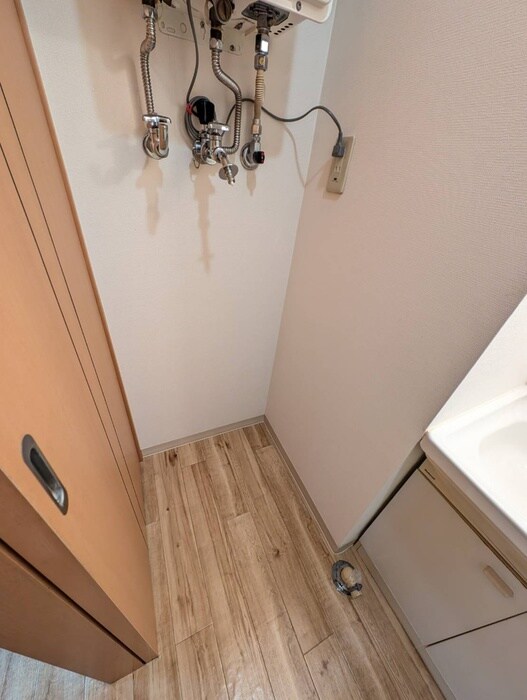 物件内観写真15　(洗濯機置場)