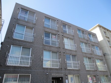 グランメゾン２２外観写真