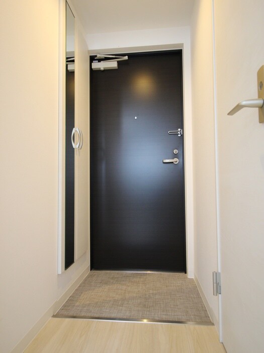 物件内観写真16　(玄関)