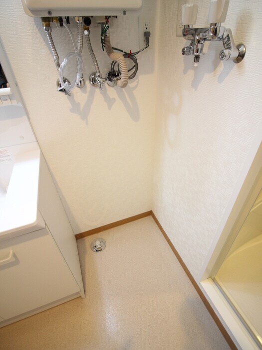 物件内観写真17　(洗濯機置場)