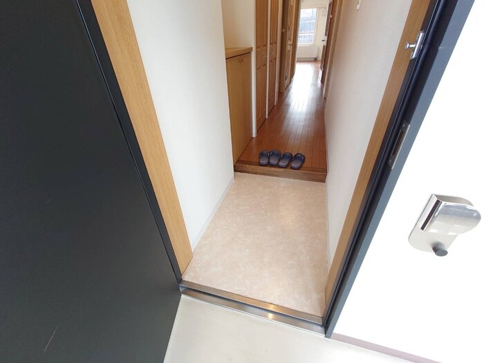 物件内観写真16　(玄関)