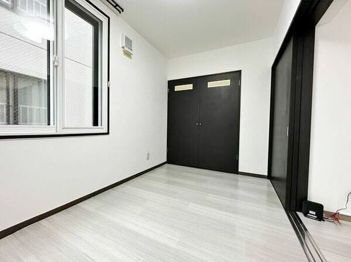 物件内観写真5　(居室)