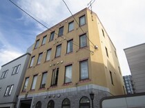 レラ円山の外観写真