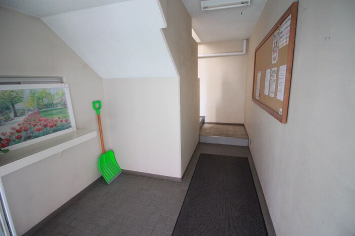 物件外観写真4　(エントランス部分)