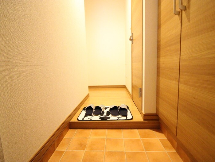 物件内観写真18　(玄関)